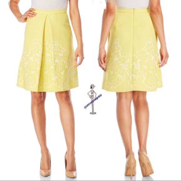 Karen Millen Dresses & Skirts - Karen Millen Floral Print Inverted Pleat Skirt